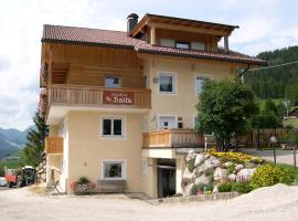 Garni Baita, bed and breakfast en San Cassiano