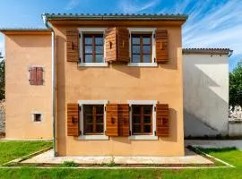 Awesome Home In Svetvincenat With Wifi