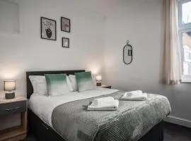 Modern & Stunning 4 Bedroom House in Goole