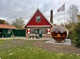 De Kastanje 5-persoons met overdekte lounge en hottub, barrelsauna, stoomsauna, ligbad, sunshower, wifi