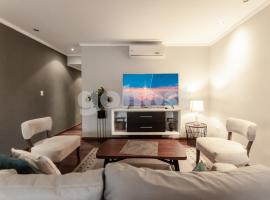 Ample 2 Bedroom Close To Shopping Del Sol