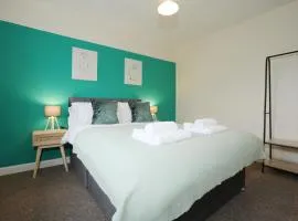 Blagdon Park By N And N Stays Ltd, 2 Bedroom house In Bath, Perfect for Contractors and Workers, Transport links 10 mins to City Centre, Free on Street Parking, Fast Wifi