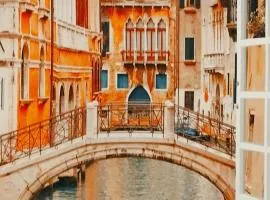 Gate to Venice Apartment