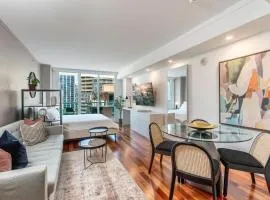Renovated Coconut Grove Studio includes Parking