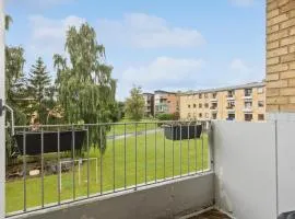 2 Bedroom Cozy Apartment In Randers Sv