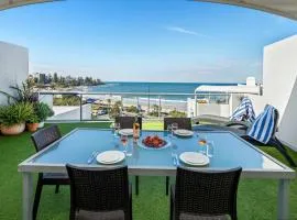Top Floor Unit With Private Rooftop Terrace