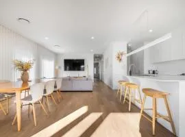 Ivory Cottage - Central Cosy and Stylish