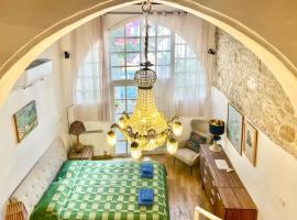 Kalavasos Square Apartments - With Pool 3 Minutes Walk, hotel v destinaci Kalavasos