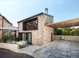 Kim Holiday Home