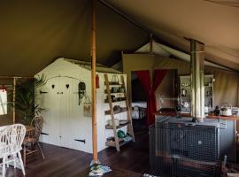 Seven Hills Hideaway - Three Bedroom, lều trại sang trọng ở Llanvetherine