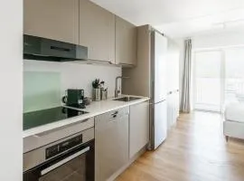 Gorgeous Studio w Balcony