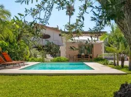 Villa Bali with Pool by Wonderful Italy