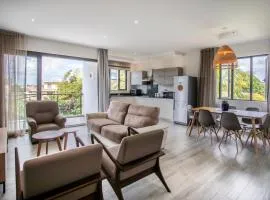 Mayfair Condo in Pereybere