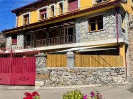 Casa Rural MONTE ROBLO