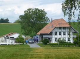 BnB Lindenacker، فندق في Lotzwil