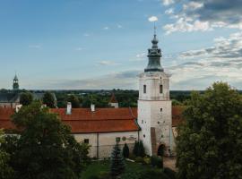 Hotel Podklasztorze – hotel w Sulejowie