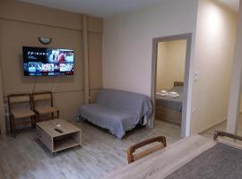 Sam's View City Heart Tripoli - Beautiful Apartment With Backyard, hotel murah di Tripolis