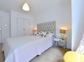 Central London 2 bedrooms apartment sleep 6 Free parking