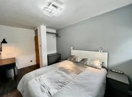 Manchester - 1 Bedroom - Sleeps 3 - Free Parking