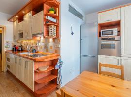 A private ROOM in a shared flat - Soukromý pokoj ve sdíleném bytě, hotel v destinaci Olomouc