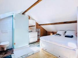 Duplex Évasion Shanti - à 3 min du Métro, hotel in Charenton-le-Pont