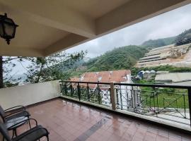 Highland Hideaway 1 Bedroom Apartment at Equatorial Hill Resort, hotel a Brinchang