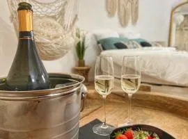 Bien-être au naturel, Love Room, Jacuzzi Sauna, Centre-Historique