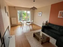 Appartement chaleureux, ensoleillé avec parking gratuit