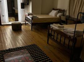 غرفة في مدينة نصر موقع متميز وسط المدينة للرجال فقط, ubytov&aacute;n&iacute; v soukrom&iacute; v K&aacute;hiře