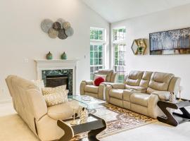 Huge Hagerstown Home with Deck about 4 Mi to Downtown!, hotel v destinaci Hagerstown