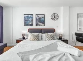 Stylish Studio in Piccadilly Central London VR2