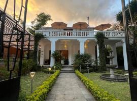 593 Hotel Boutique Baños، فندق في بانوس