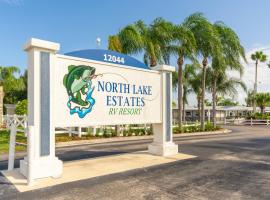 North Lake Estates: Moore Haven şehrinde bir otel