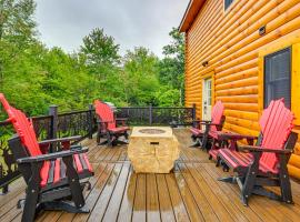 Adams Cabin with Game Room and Fire Pit, hotel v destinaci Adams