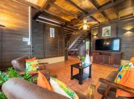 The Toucan Nest - AC, Gated & Pool