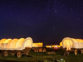 Conestoga Ranch Glamping Resort, hotell med parkeringsplass i Garden City