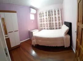 Casa Com 2 quartos, Garagem Ar tv