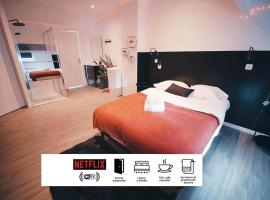Suite Intimity-Olympe Suites & Spa Lille, Croix, Roubaix, hotel in Croix
