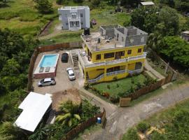 Desired View vacation rentals, hotel in LʼIvrogne