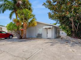 Pineapple House, hotel i Holmes Beach