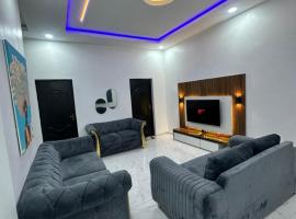Magnanimous apartment 2bedroom flat in ogudu, hotel v destinaci Lagos