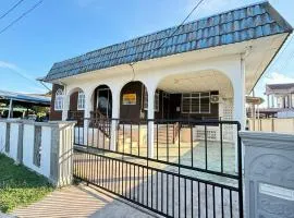 Neelofa Homestay