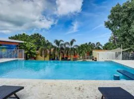 Villa Jardin - Infinity Pool and Backyard Oasis