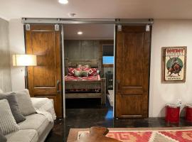 Mountain View Retreat, vila v Ennisu