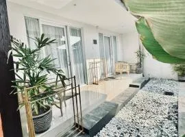 NYOMAN Villa