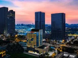 Intercity Hotel Guangzhou South Railway Station - Free Minibar including Erdinger Weissbier