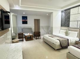 Hotel Avantika, hotel in zona Aeroporto Internazionale Chaudhary Charan Singh - LKO, Lucknow