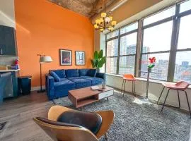 Cozy 2BR South Loop Condo with Optional Parking and Gym Near McCormick Place, Public Transit & City Hotspots