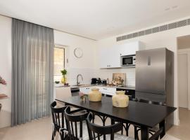 The J Luxury Apartments - By Localz Group, hotel di Baitulmaqdis