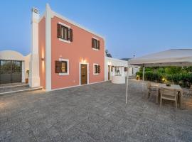 Latour Inspired by Elegance, ξενοδοχείο σε (( Kermetés ))